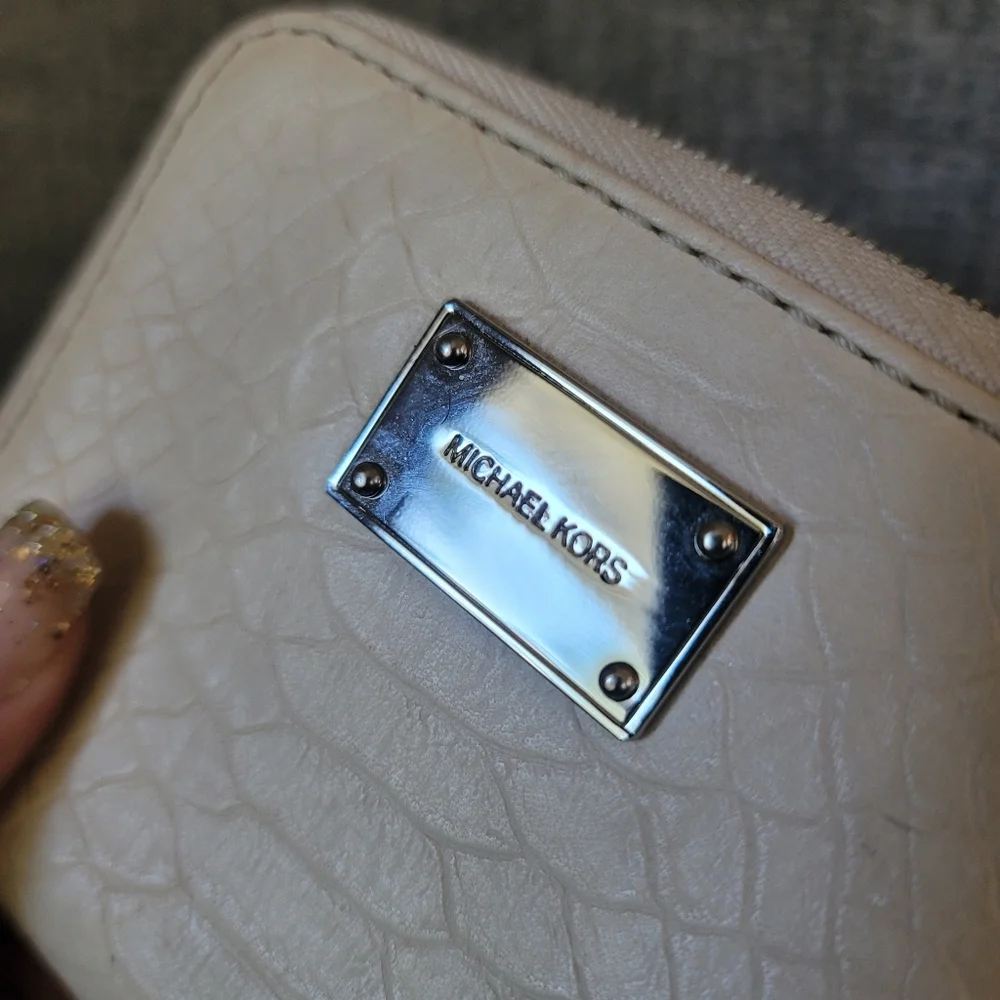 Michael Kors Snakeskin Embossed Compact Zip Around Wallet - Picture 2 of 12